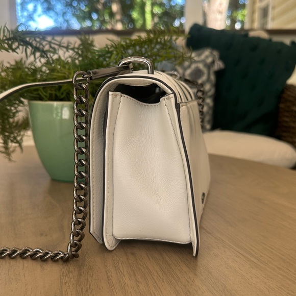 Rare Rebecca Minkoff White Leather with Iridescent Chevron Detail Shoulder Bag - Picture 4 of 10